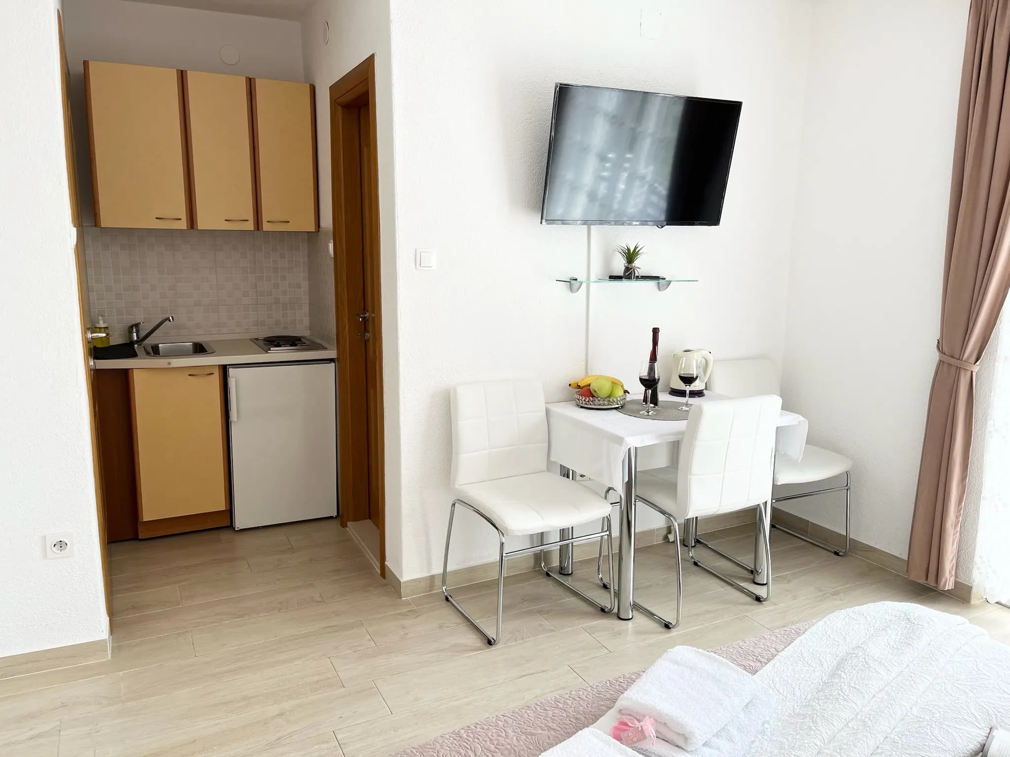 Apartment A8 4